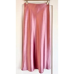 SOLD 🚫 Zara Satin Effect Midi Skirt Dusty Pink